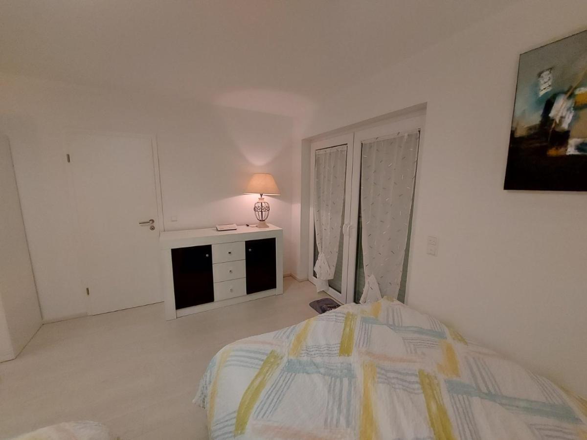 Several Different Rooms, Newly Furnished, In A New House In Vichten מראה חיצוני תמונה
